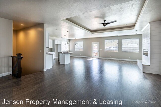 Building Photo - 6 br, 3.5 bath House - 2773 South 3440 West