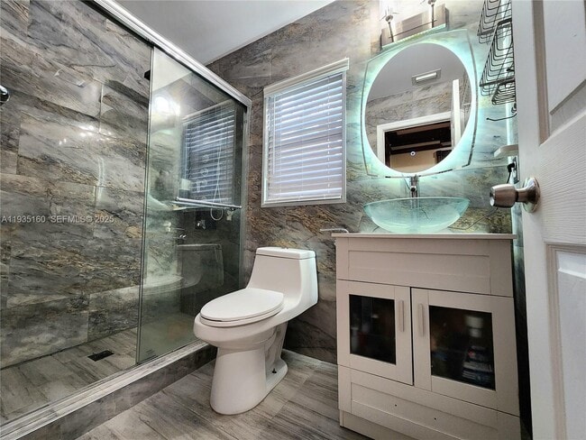 Building Photo - 21028 NE 34th Ct