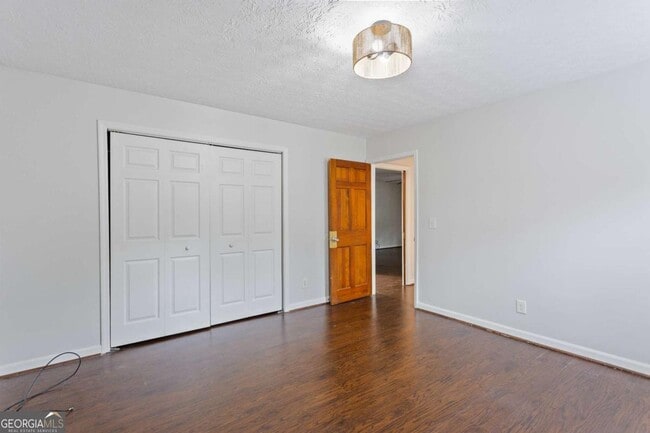 Building Photo - 230 Kimberly Way SW