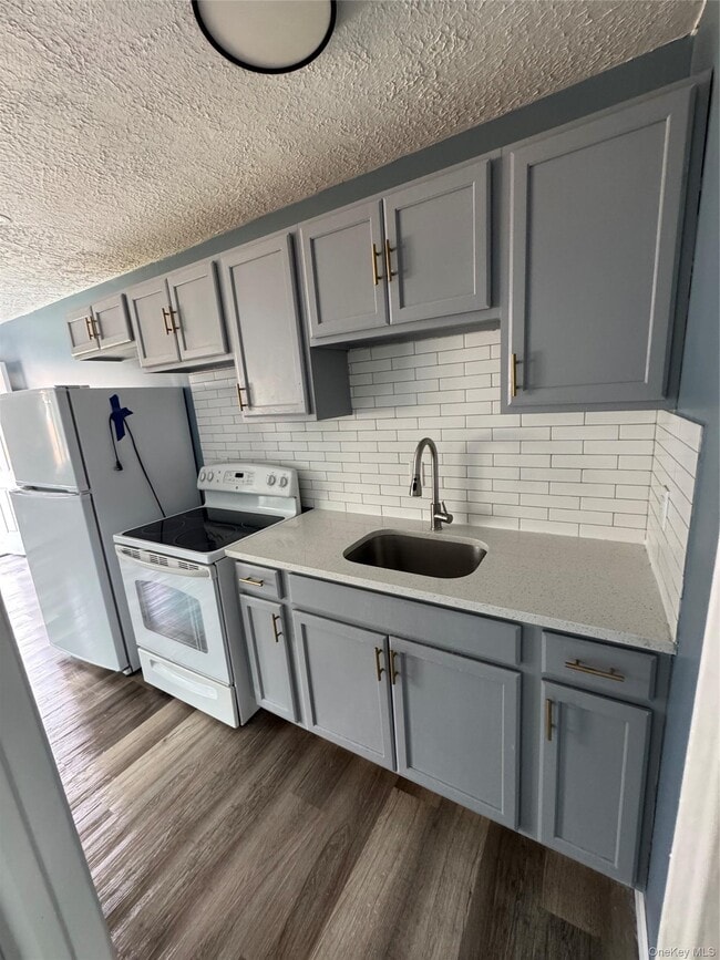 Building Photo - 4927 State Rte 55