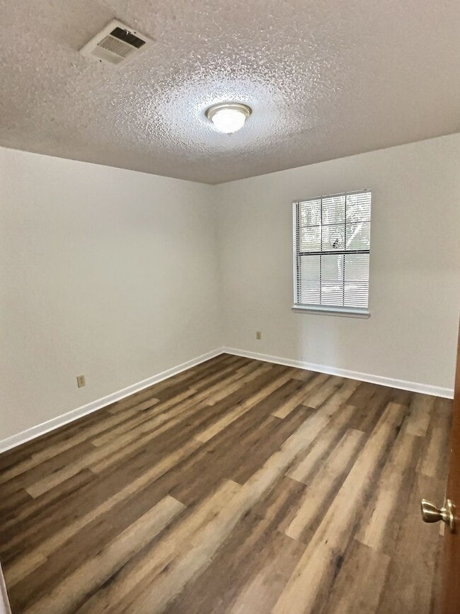 Building Photo - 3 BD 2 BA Home in the Ocean Springs School District