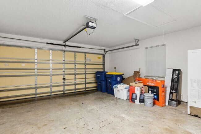 Building Photo - Charming Amelia Island Home in a Private Cul-de-Sac