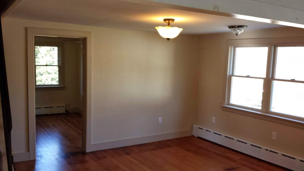 Building Photo - 63 Colebrook Rd