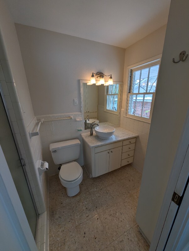 Building Photo - 3001 El Camino Dr