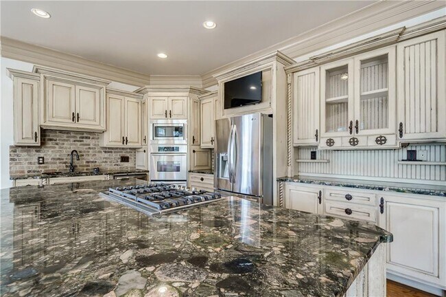 Building Photo - 521 Brendlynn Ct