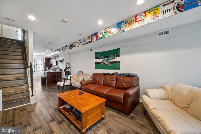 Building Photo - 1720 Arlington St