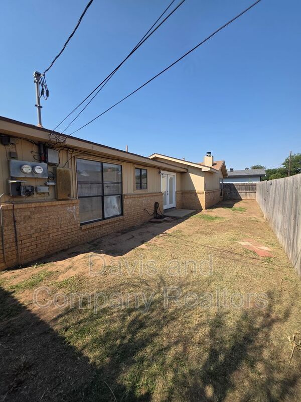 Building Photo - 4412 St Andrews Dr