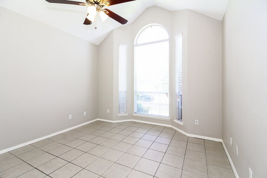 Building Photo - 2136 Birch Bend