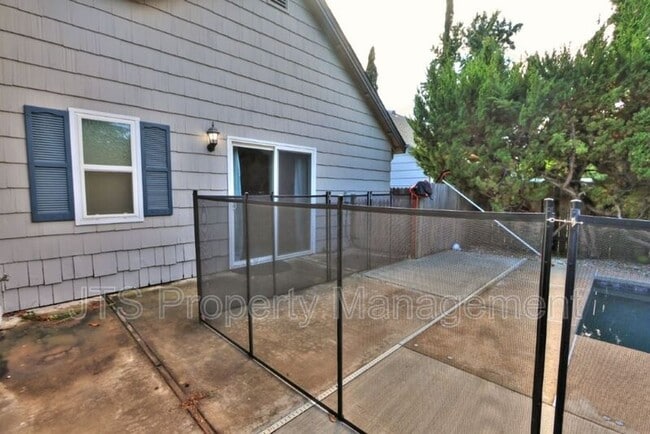 Building Photo - 9221 Rock Canyon Way