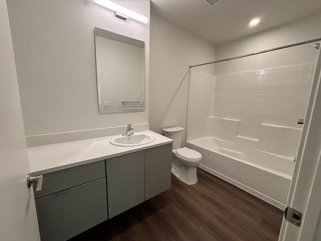 Building Photo - Bright South Corner Home with Park Views –...
