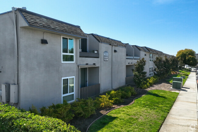 6333-6555 Mount Ada Rd - Parkwood Apartments