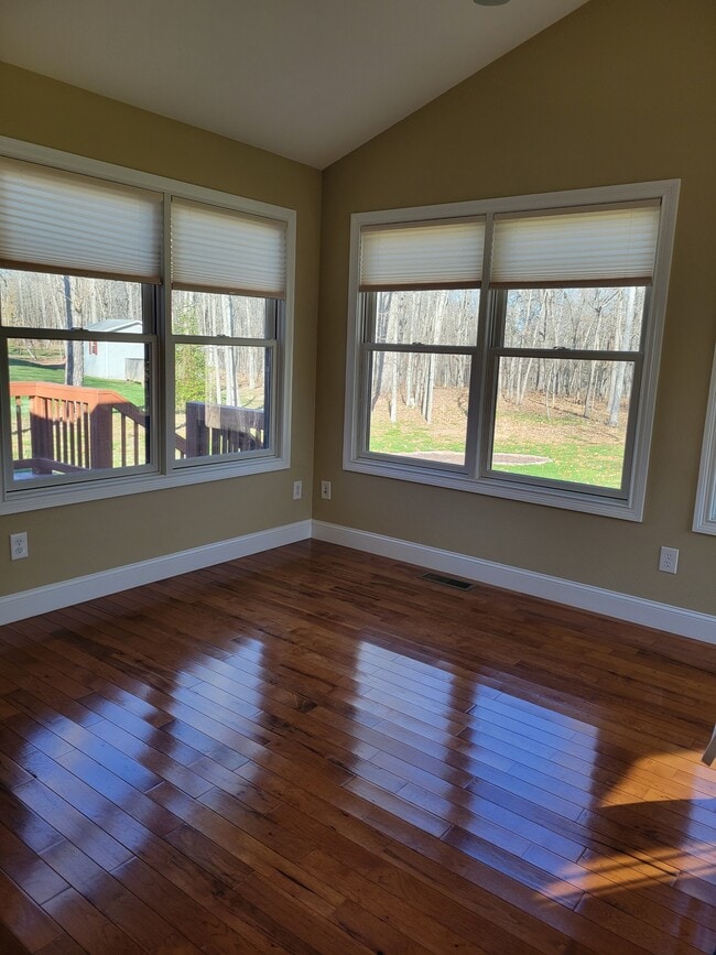 Building Photo - 544 Snead Dr