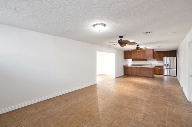 Building Photo - Charming South Scottsdale Ranch  home new ...