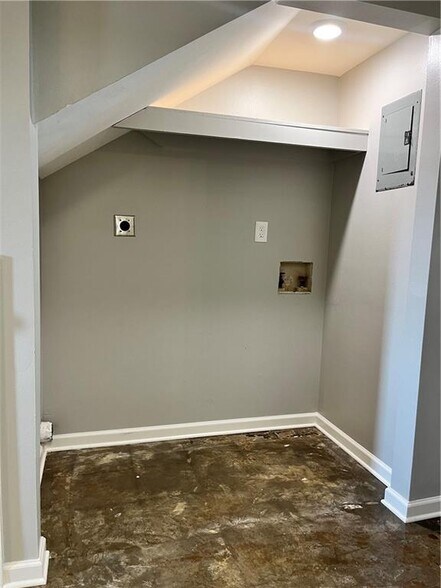 Building Photo - 382 Fairway Dr