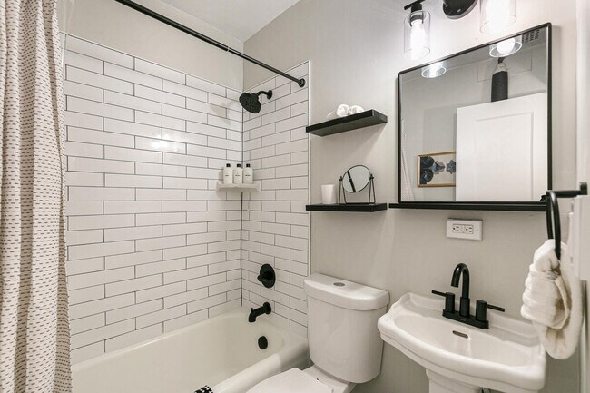 Building Photo - 1666 Detroit St