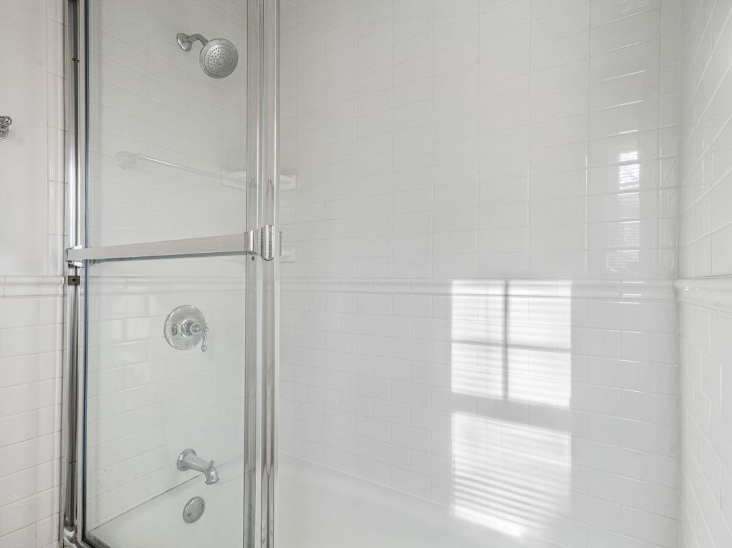 Building Photo - 36 Locust St