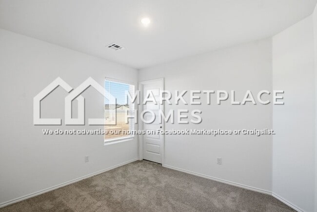 Building Photo - 800 NE 102nd Ter