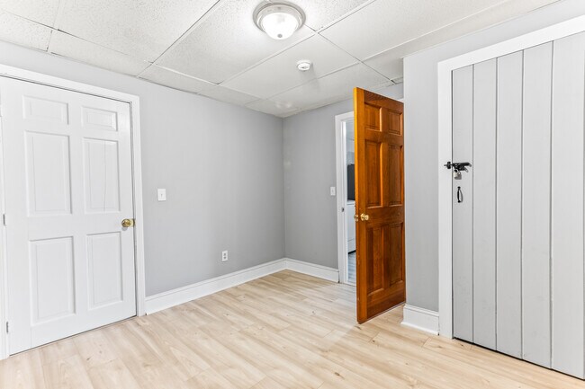 Apartment 1 - White Mountain Highway