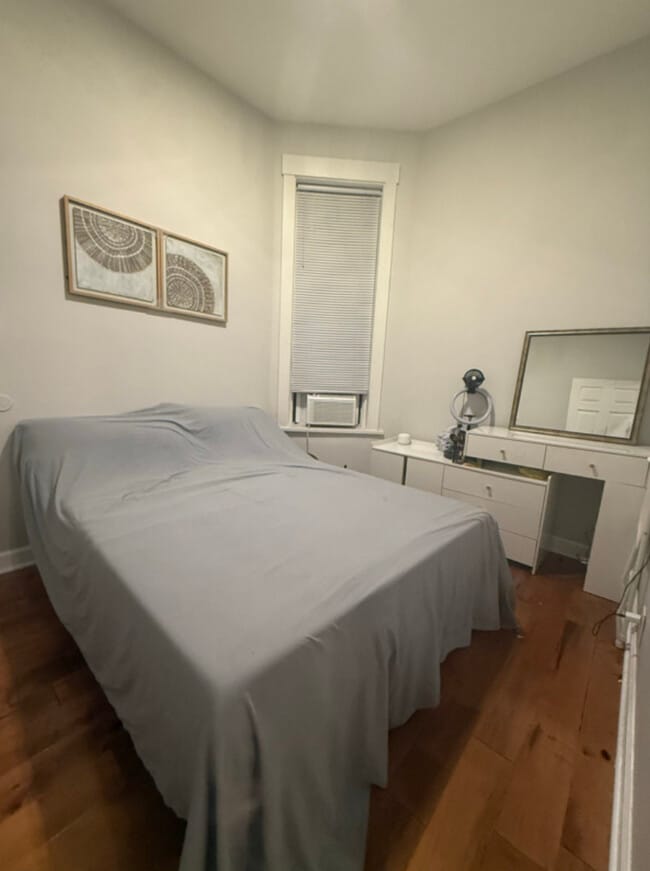 Building Photo - 1649 W Garfield Blvd