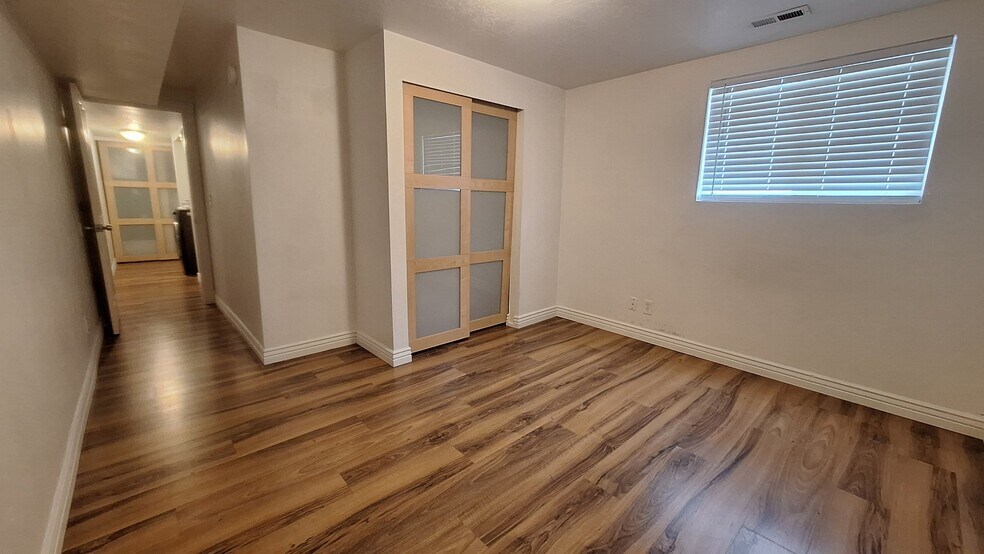 Building Photo - 935 E 600 S