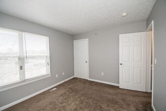 Building Photo - 506 E 38th St