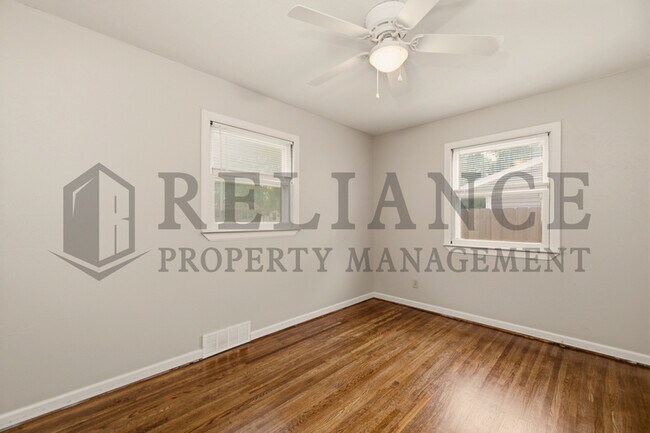 Building Photo - 3349 S Vine St