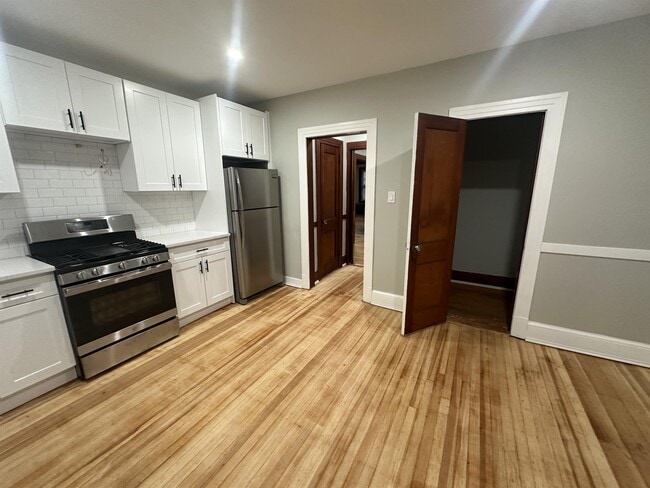 Building Photo - 225 W Main St