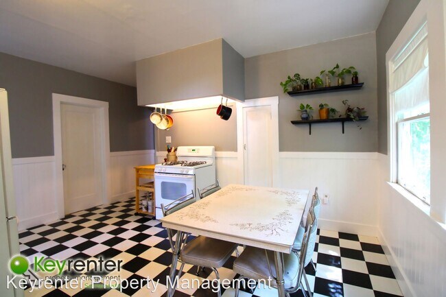 Building Photo - 2 br, 1 bath House - 2314 T Street