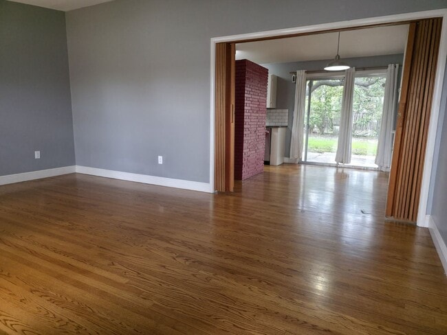 Building Photo - Two Bedroom home located in Central San Antonio