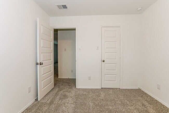Building Photo - 16647 Spirit St