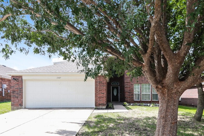 Building Photo - 1107 Caroline Dr
