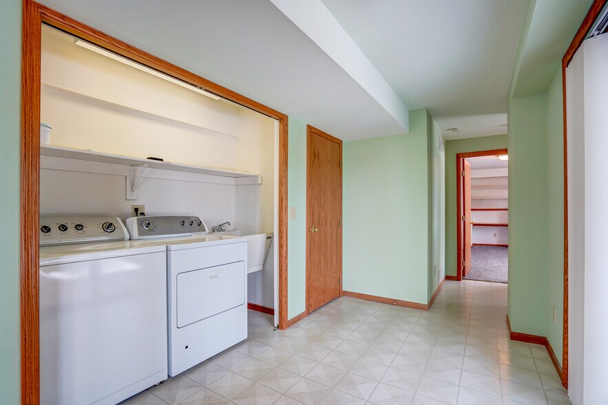 Building Photo - 5 Rylant Cir
