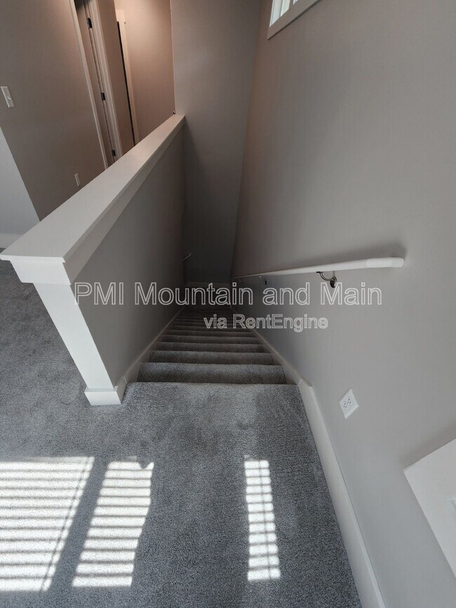 Building Photo - 16 Alice Clement Ln