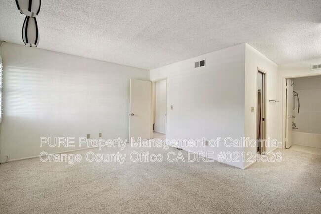 Building Photo - 8933 Amador Cir