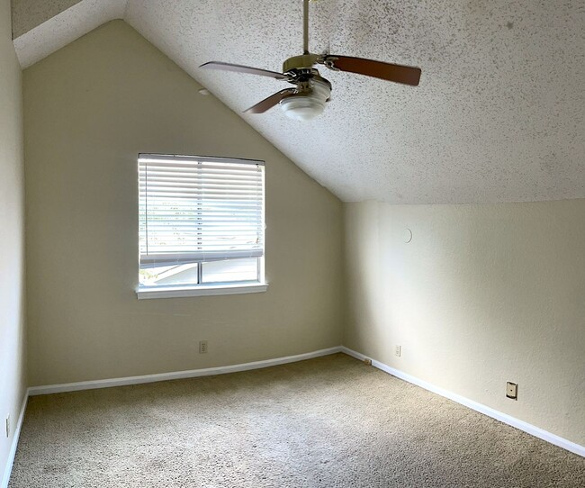 Building Photo - Anderson Mill Home 2 blocks from Noel Gris...