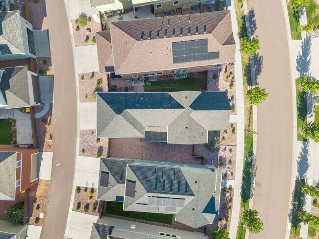 Building Photo - Modern 4 Bedroom, 2 Bathroom Westside Home with Balcony Views of Garden of the Gods!