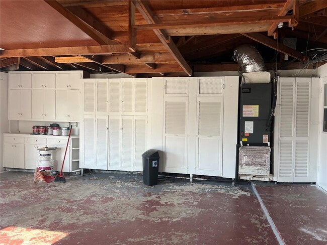 Building Photo - 4216 Hillsdale Dr