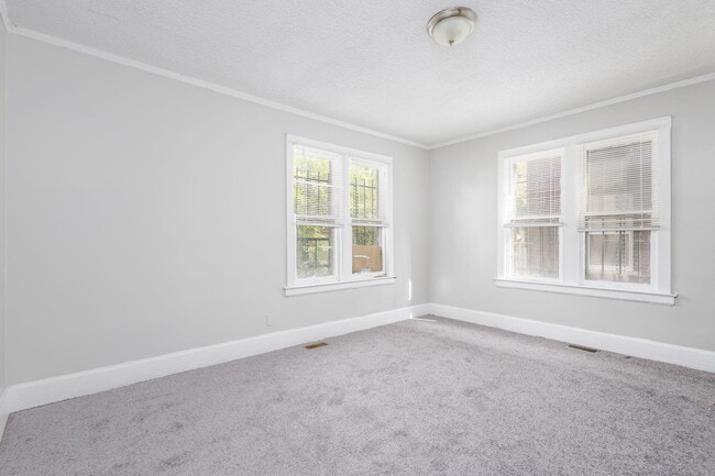 Building Photo - 2704 Webb St