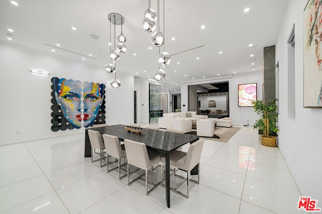 Building Photo - 4458 Mammoth Ave