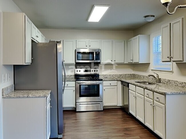 Building Photo - 2112 Coral Berry Ln