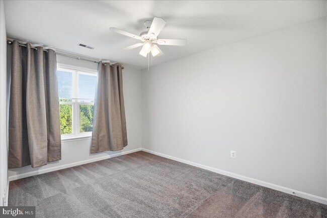 Building Photo - 8000 Delores Ct