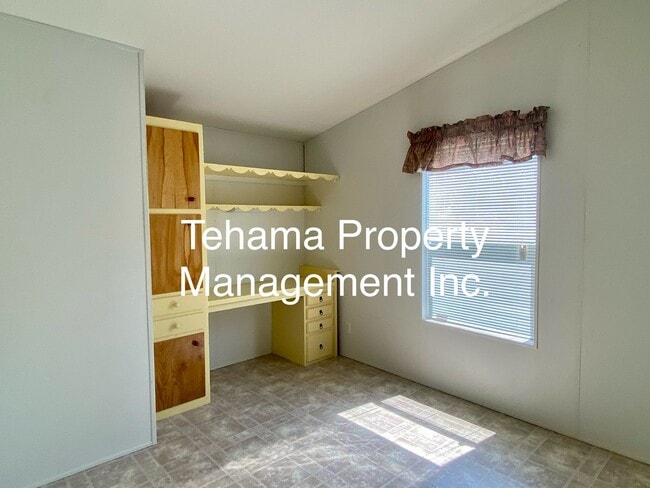 Building Photo - Manufactured home in Red Bluff, CA