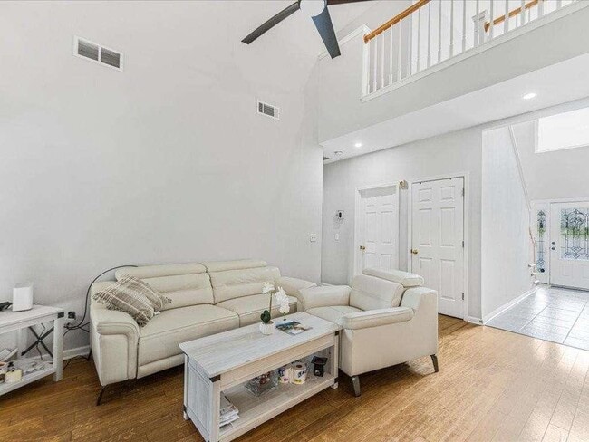 Building Photo - 3042 Oak Vista Way SW