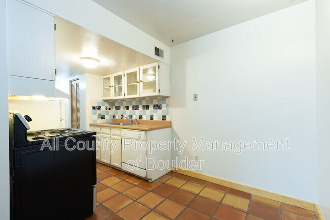 Building Photo - 1111 Maxwell Ave