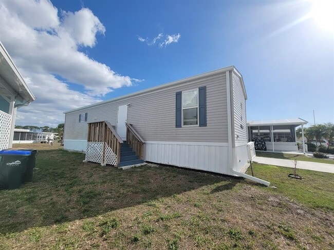 Building Photo - 5700 Holiday Park Blvd