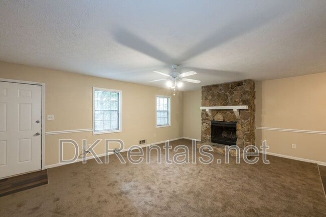 Building Photo - 3038 Courtney Dr