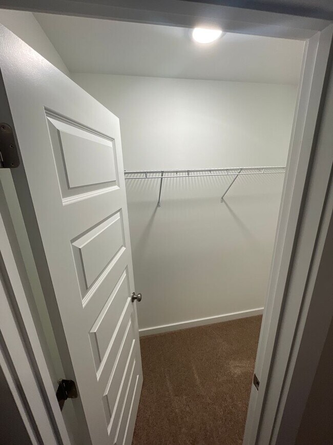 Building Photo - Home for Rent in Oak Grove, AL!! Available to View Now!!!