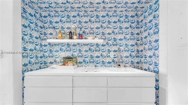 Building Photo - 1100 West Ave