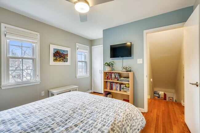 Building Photo - Fabulous 5BR 2.5BA Located in Close in Roc...