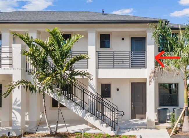 Building Photo - 5750 SW 44th St